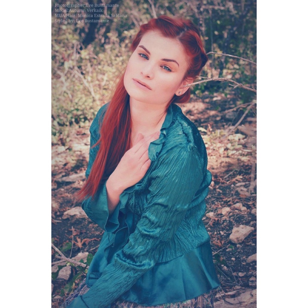 Romantic bell sleeve and ruffle top sz PL